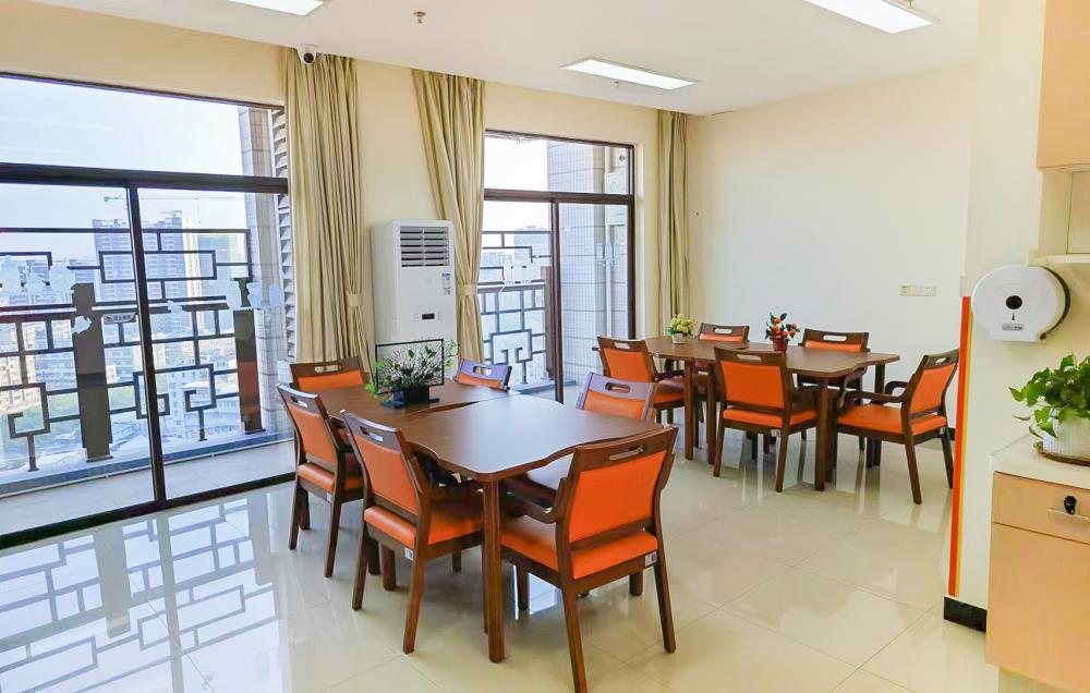 活动区／客厅／饭厅